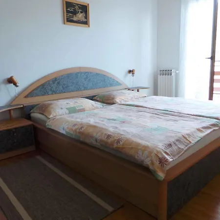 5 * Mošćenička Draga