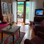Apartament 5 *